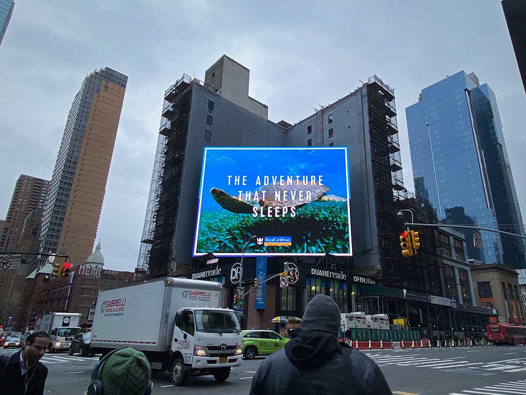 Analog Way’s Aquilon C Processor Drives New 8th Avenue Rooftop LED Spectacular for SNA Displays (8)